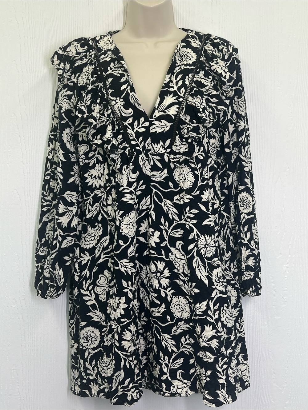 Zara - White Floral Print Black Ruffle Long Sleeve Boho Mini Dress Size Small - Picture 2 of 10